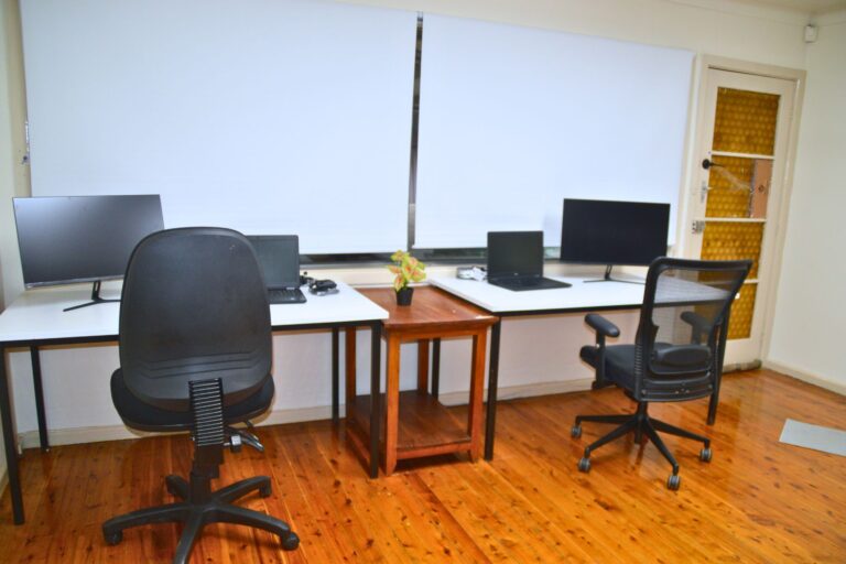 Shared workstations without room photo